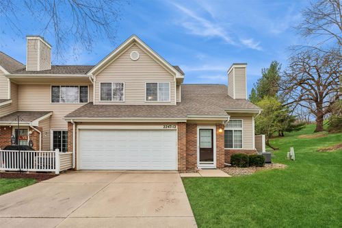 unit-12-2247 Grand Ave, West Des Moines, IA, 50265-5633 | Card Image
