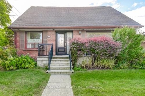 1302 Kipling Ave, Etobicoke, ON, M9B3N5 | Card Image