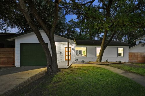 8411 Rockwood Ln, Austin, TX, 78757-6919 | Card Image
