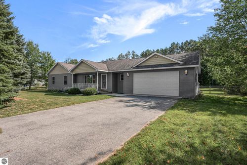 6279 Jeffrey Pl, Grawn, MI, 49637-8500 | Card Image