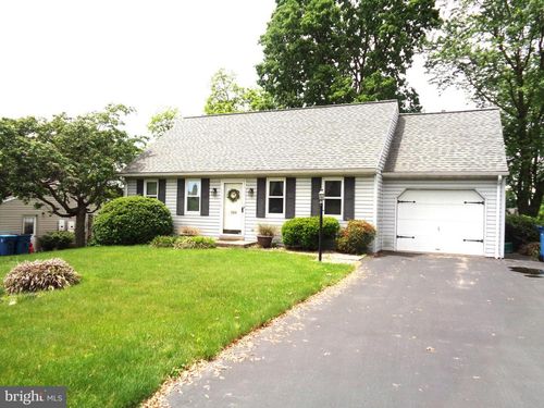 326 Barberry Dr, LANCASTER, PA, 17601-1360 | Card Image