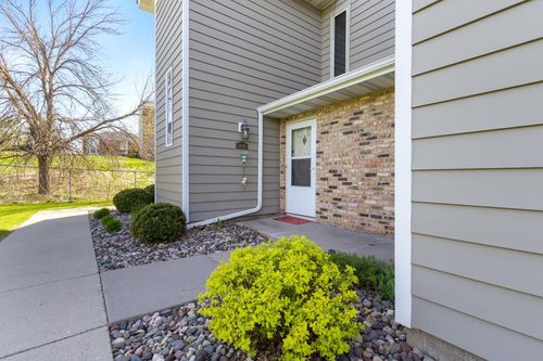 apt-b-4488 Cinnamon Ridge Trl, Eagan, MN, 55122-3267 | Card Image
