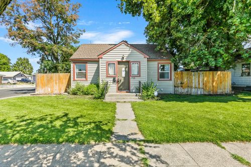 1703 E Broad Ave, Spokane, WA, 99207-4208 | Card Image