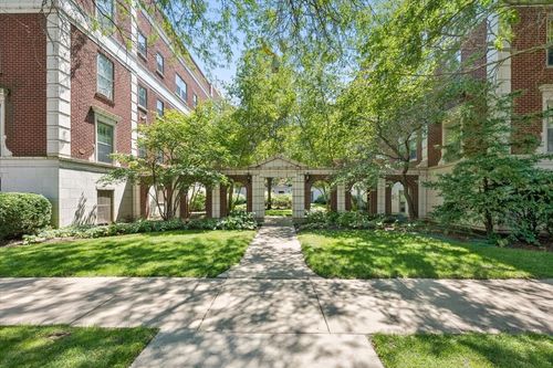 2-486 Sheridan Rd, Evanston, IL, 60202-4729 | Card Image