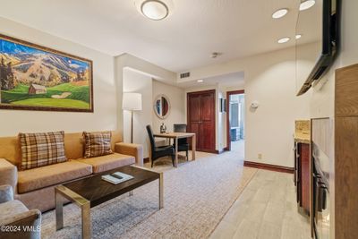 306-H - 26 Avondale Lane, Condo with 1 bedrooms, 1 bathrooms and null parking in Beaver Creek CO | Image 3