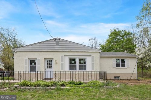 102 Bristol Oxford Valley Rd, LANGHORNE, PA, 19047-3083 | Card Image