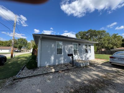 215 S Virginia Street, House other with 2 bedrooms, 1 bathrooms and 2 parking in Coal City IL | Image 1