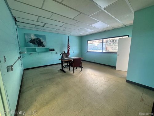 17140 Ecorse Rd, Allen Park, MI, 48101-2454 | Card Image