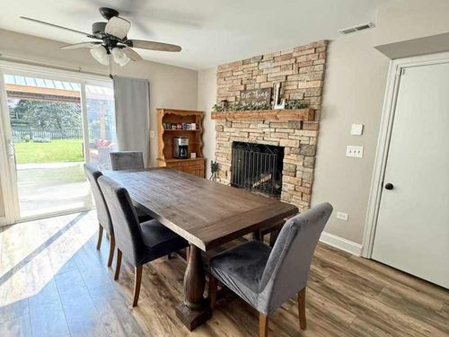 1125 Revere Ln, Island Lake, IL, 60042-9117 | Card Image