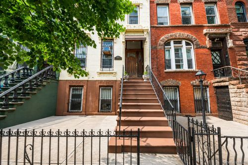571 Macon St, Brooklyn, NY, 11233-1515 | Card Image