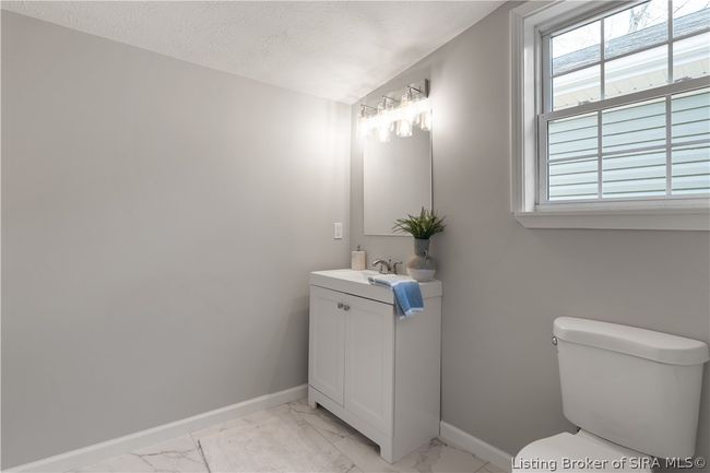 237 Graham St, Home with 3 bedrooms, 2 bathrooms and null parking in Jeffersonville IN | Image 31