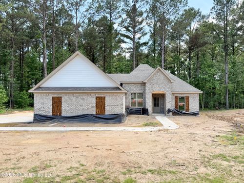 224 New Haven Ln, Brandon, MS, 39042-7709 | Card Image