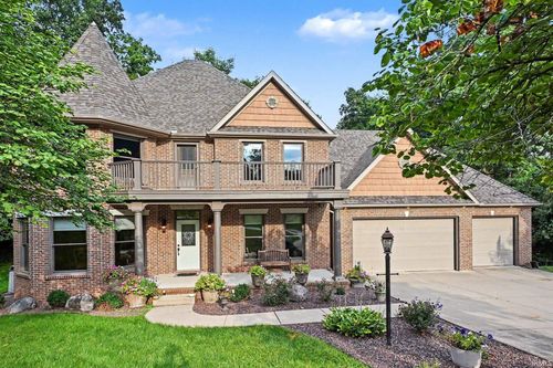 211 Greenfield Dr, Middlebury, IN, 46540-9573 | Card Image