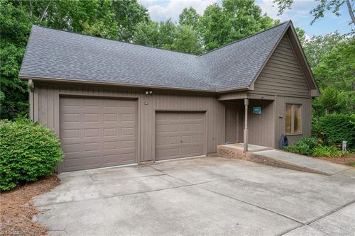 598 Ridgehaven Dr, Winston-Salem, NC, 27104-5333 | Card Image