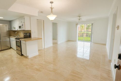 106-7-4705 Nw 7th St, Miami, FL, 33126-2259 | Card Image