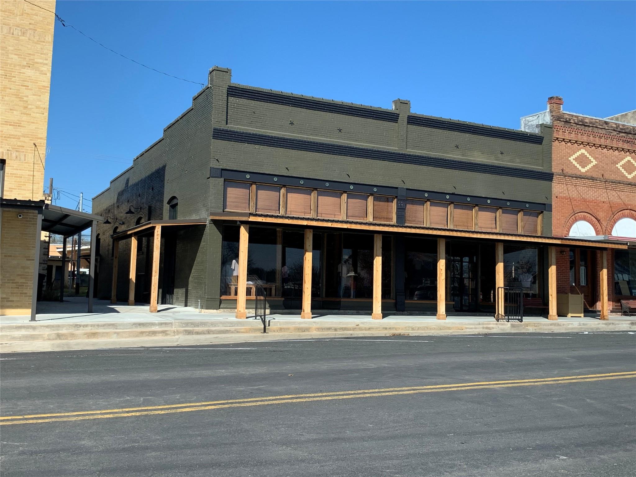 Commercial Lease in Schulenburg 3