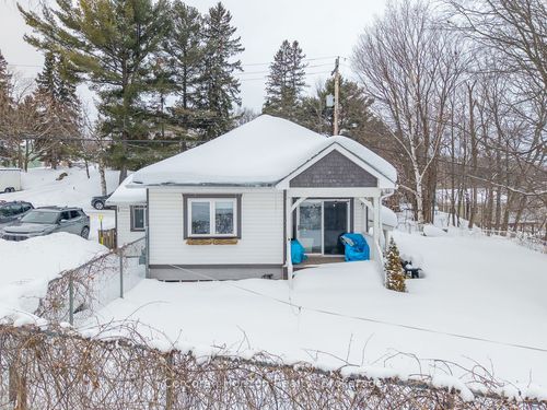 196 Main St W, Huntsville, ON, P1H1X9 | Card Image