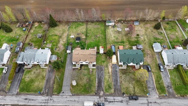 B - 541B Blvd Devista, House attached with 3 bedrooms, 2 bathrooms and 4 parking in Alfred ON | Image 32
