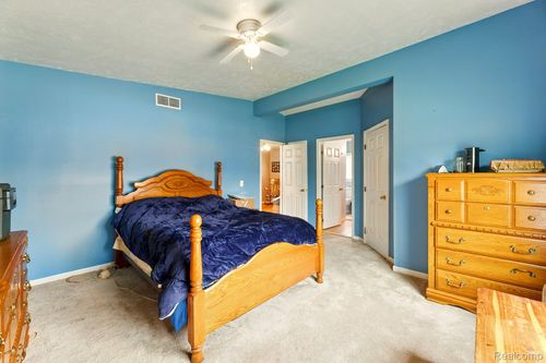 5915 Neuman Rd, Saint Clair, MI, 48079-3224 | Card Image