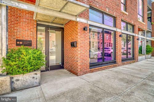 812 E Thompson St, Philadelphia, PA, 19125-3544 | Card Image