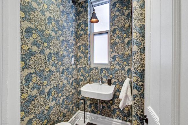 282 Crawford St, House attached with 5 bedrooms, 4 bathrooms and 1 parking in Toronto ON | Image 11