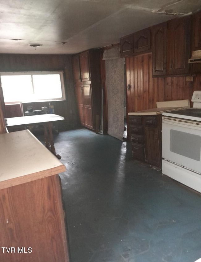 109 Chestnut Ave Ne, House other with 3 bedrooms, 1 bathrooms and null parking in Coeburn VA | Image 5