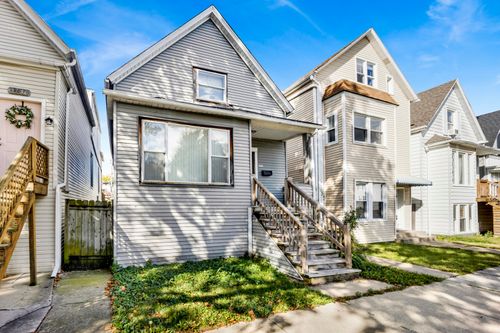 3748 N Sacramento Ave, Chicago, IL, 60618-3529 | Card Image
