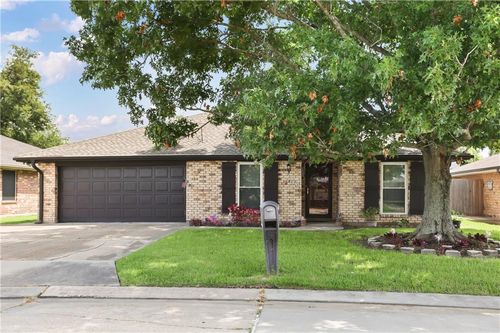 136 W Heather Dr, Luling, LA, 70070-3067 | Card Image