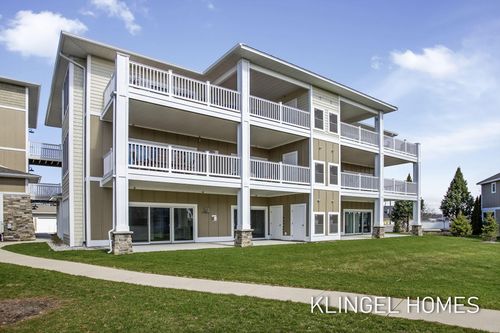 4-930 W Savidge St, Spring Lake, MI, 49456-1691 | Card Image