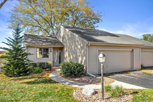 2954 Madison St, Waukesha, WI, 53188-4503 | Card Image
