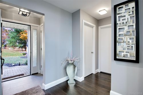 26 Summit Circle Dr, Mahopac, NY, 10541-4132 | Card Image