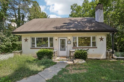 130 Hewitt St, Lake Peekskill, NY, 10537-1206 | Card Image