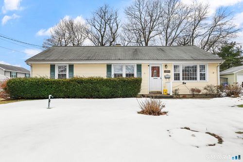 105 Daniel Dr, Bridgeport, CT, 06606-1007 | Card Image