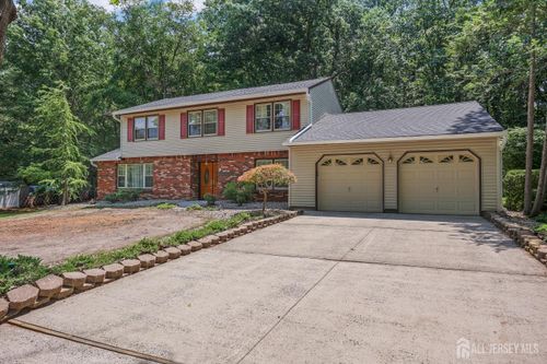 9 Lani St, Monroe, NJ, 08831-8618 | Card Image