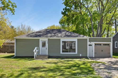 157 1st Ave, Norton Shores, MI, 49444-3810 | Card Image