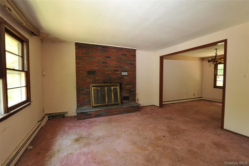 76 Seifert Ln, Putnam Valley, NY, 10579-1707 | Card Image