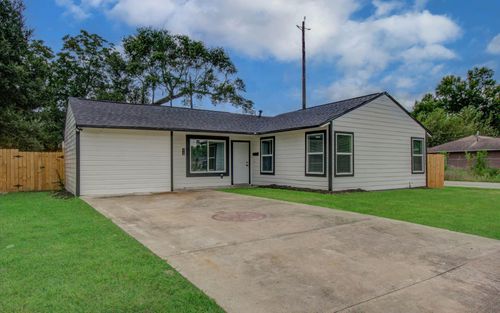 7713 St Lo Rd, Houston, TX, 77033-2840 | Card Image