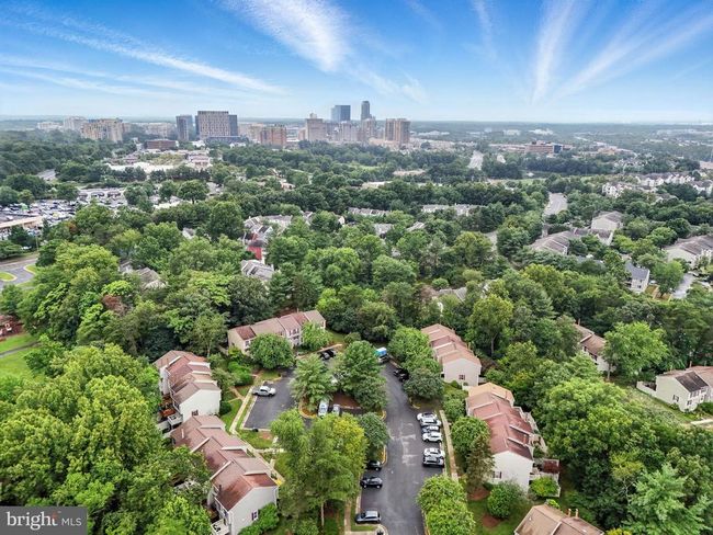 1653 Fieldthorn Dr, Townhouse with 2 bedrooms, 3 bathrooms and null parking in RESTON VA | Image 40