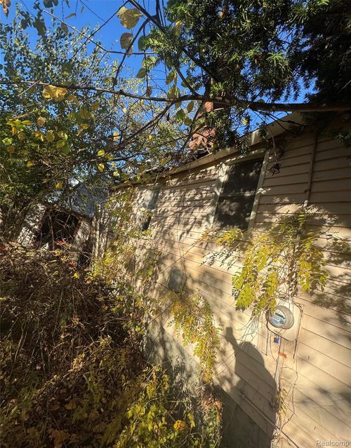 7521 Rutherford St, Detroit, MI, 48228-4822 | Card Image