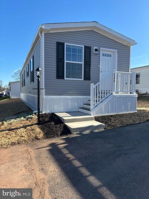 135 Creeks Edge Ct, NORTH WALES, PA, 19454-1134 | Card Image