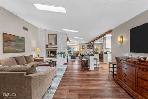 811 Audubon Pl, Shreveport, LA, 71105-2812 | Card Image