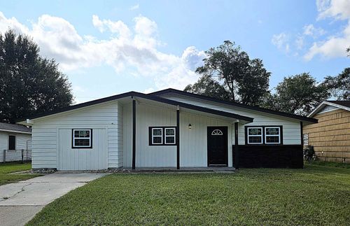 601 Greenbriar St, West Orange, TX, 77630-4413 | Card Image