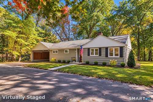 141 Vernon St W, Manchester, CT, 06042-2209 | Card Image