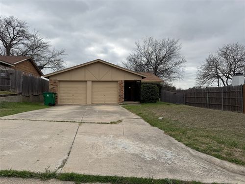 5604 Macgregor Dr, Haltom City, TX, 76148-3736 | Card Image