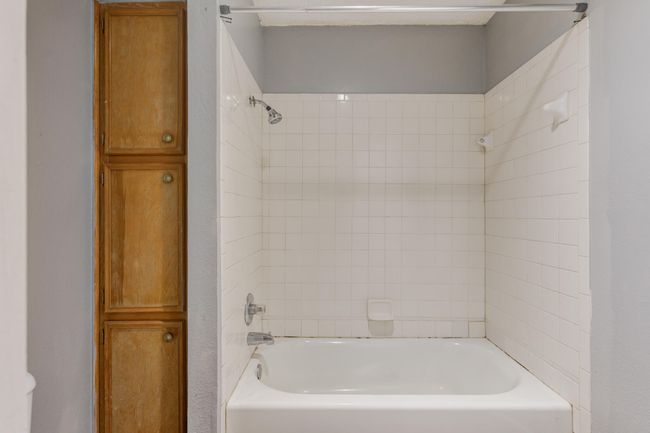 1311 80 Th St, Home with 6 bedrooms, 4 bathrooms and null parking in Lubbock TX | Image 33