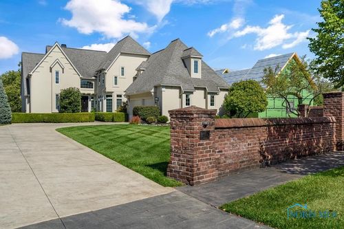3159 Riverwood Ct, Perrysburg, OH, 43551-1048 | Card Image