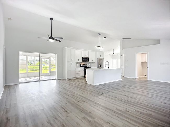 Kitchen/dining/living | Image 7