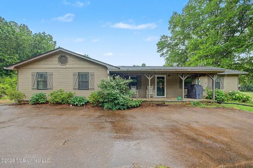 282 Wallace Dr, Coldwater, MS, 38618-3062 | Card Image