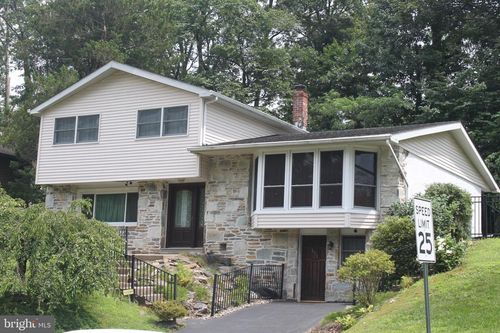 1035 Old Ford Rd, HUNTINGDON VALLEY, PA, 19006-8606 | Card Image