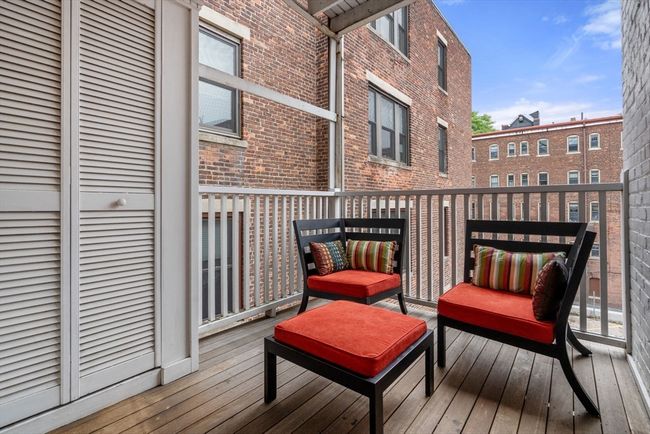 APT-2 - 76 Marshal St, Condo with 3 bedrooms, 2 bathrooms and 1 parking in Brookline MA | Image 31